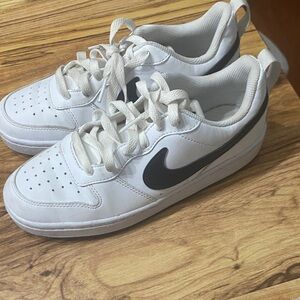 Nike Classic White and Black Low-Top Sneakers